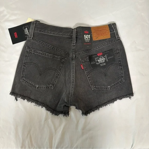 Levi’s Shorts | Women’s | 24 - Picture 2 of 4